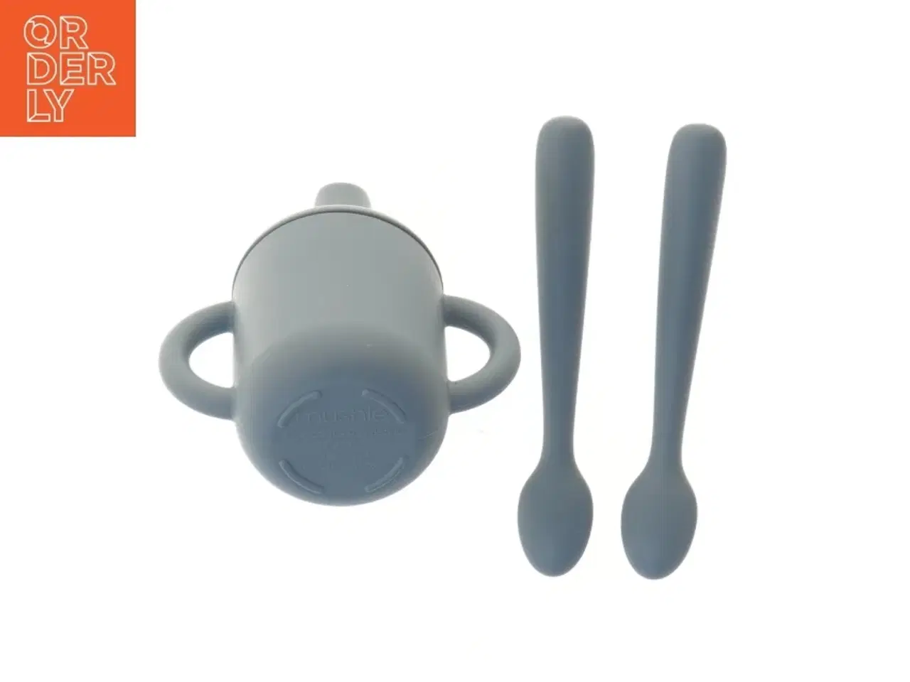 Billede 3 - Børnekop og skeer i silikone fra Mushie (str. 11,5 og 16 cm)