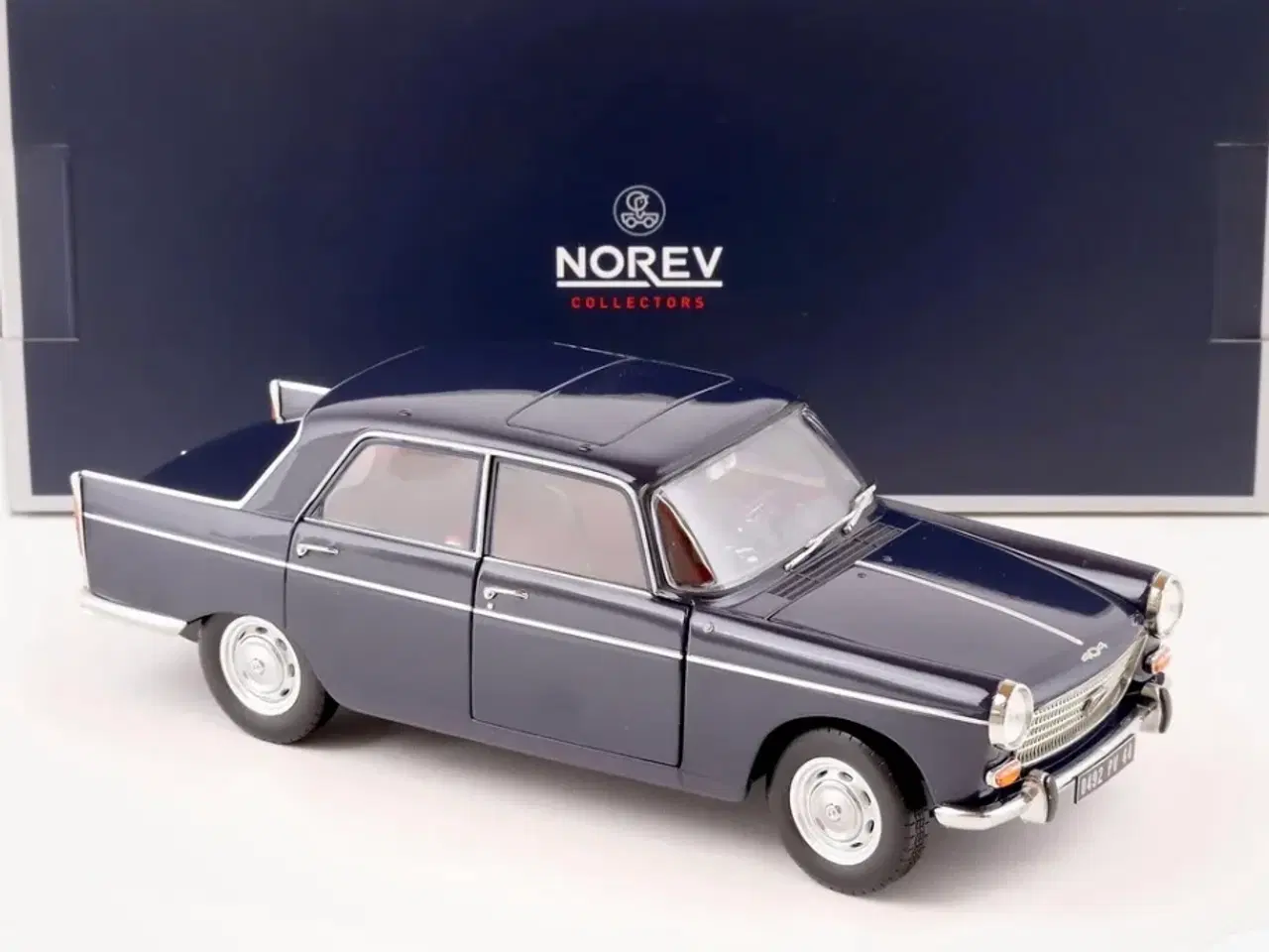 Billede 2 - 1:18 Peugeot 404 1965