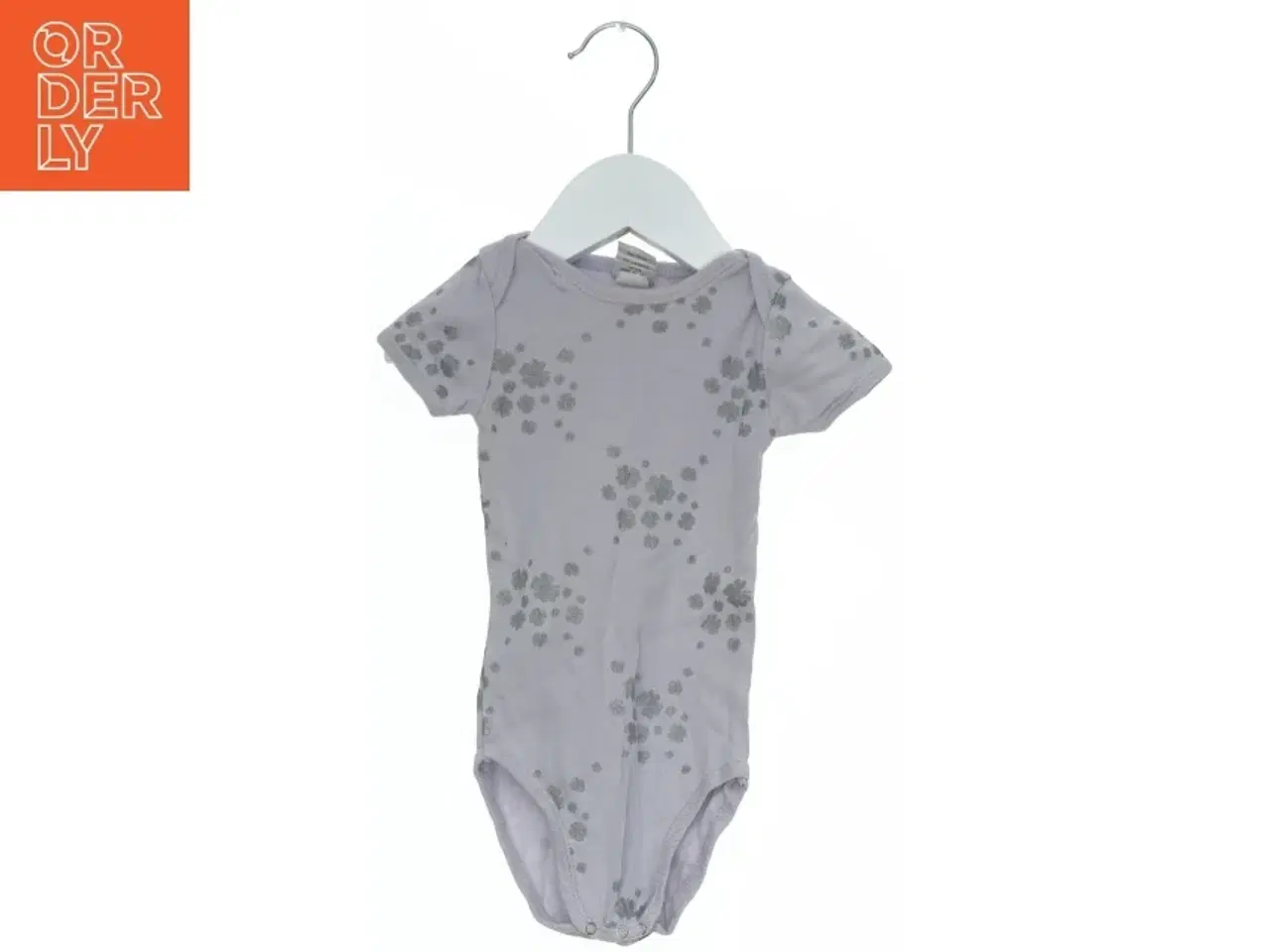 Billede 1 - Kortærmet bodystocking med blomster fra Holly’s Baby (str. 68)