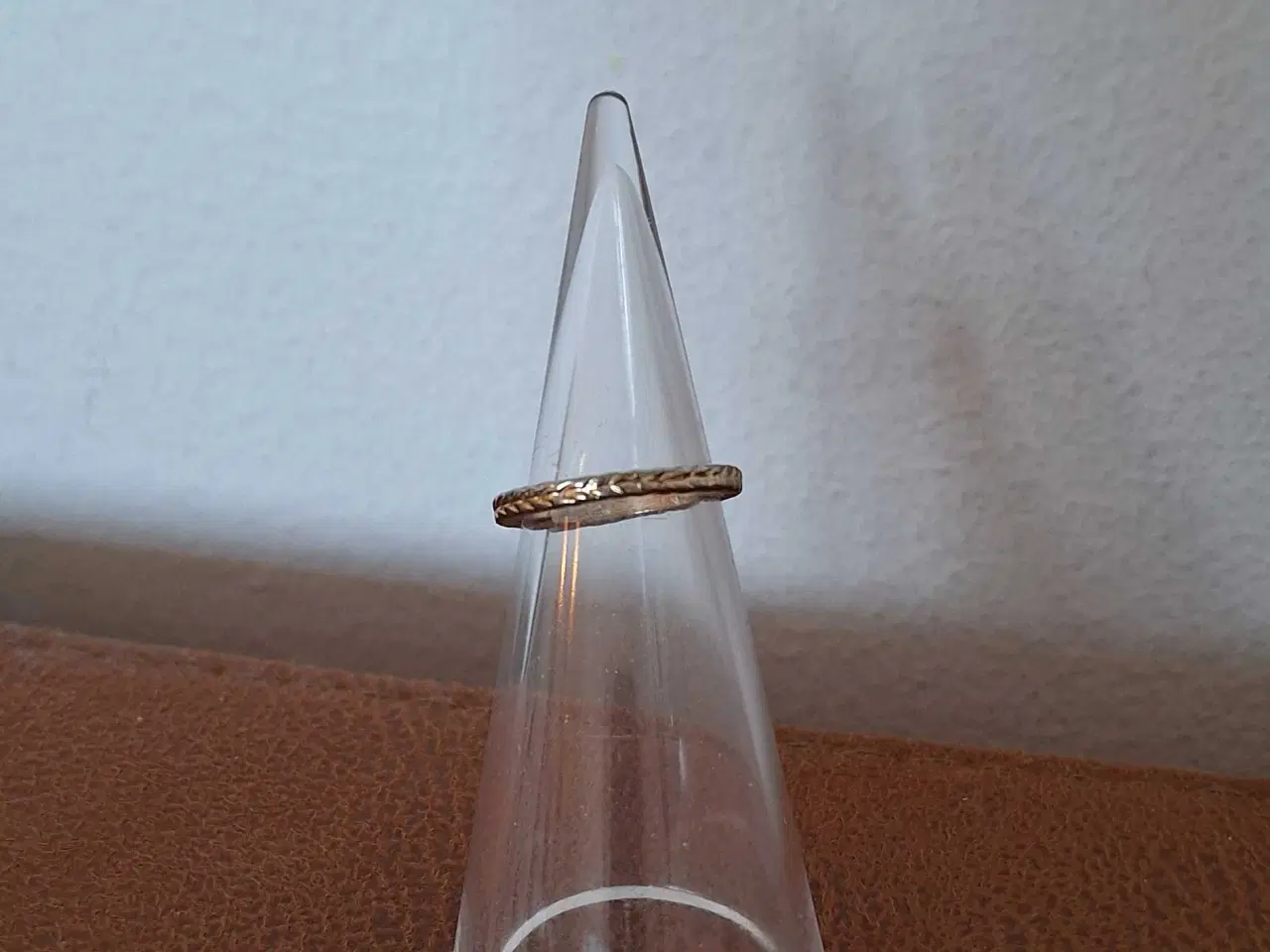 Billede 1 - Guldfarvet ring