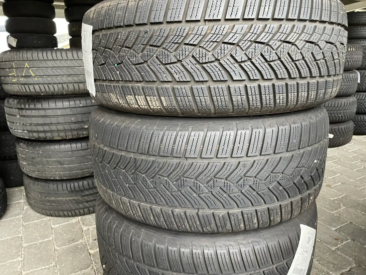 Billede 5 - 17 Mercedes C300 225/50r17 Ref.P23 vinter