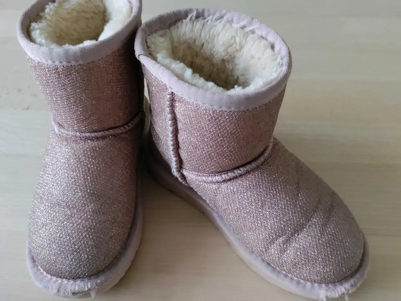 Billede 1 - Sofie Schnoor støvler med glimmer str 28