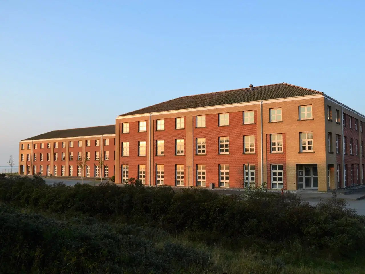 Billede 1 - Lyst kontor i stueetage