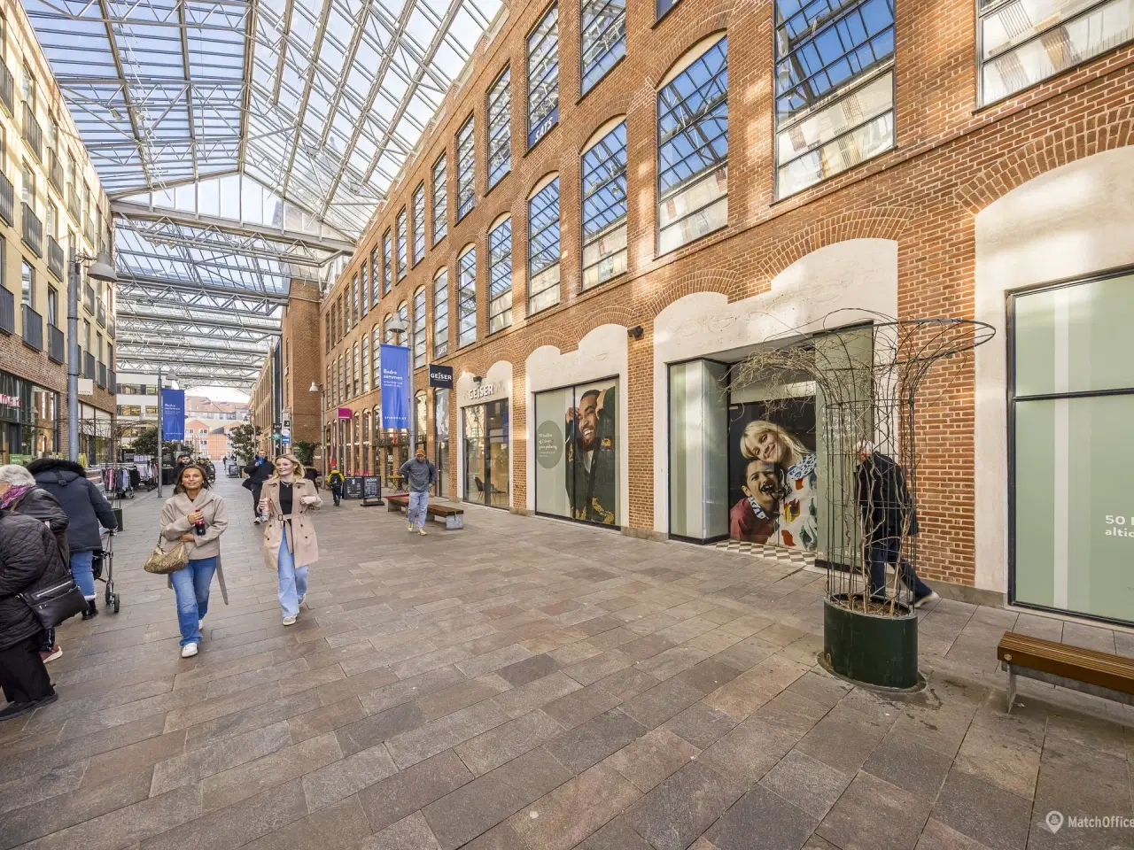 Billede 2 - Velbeliggende butikslejemål med stort kundeflow overfor Normal