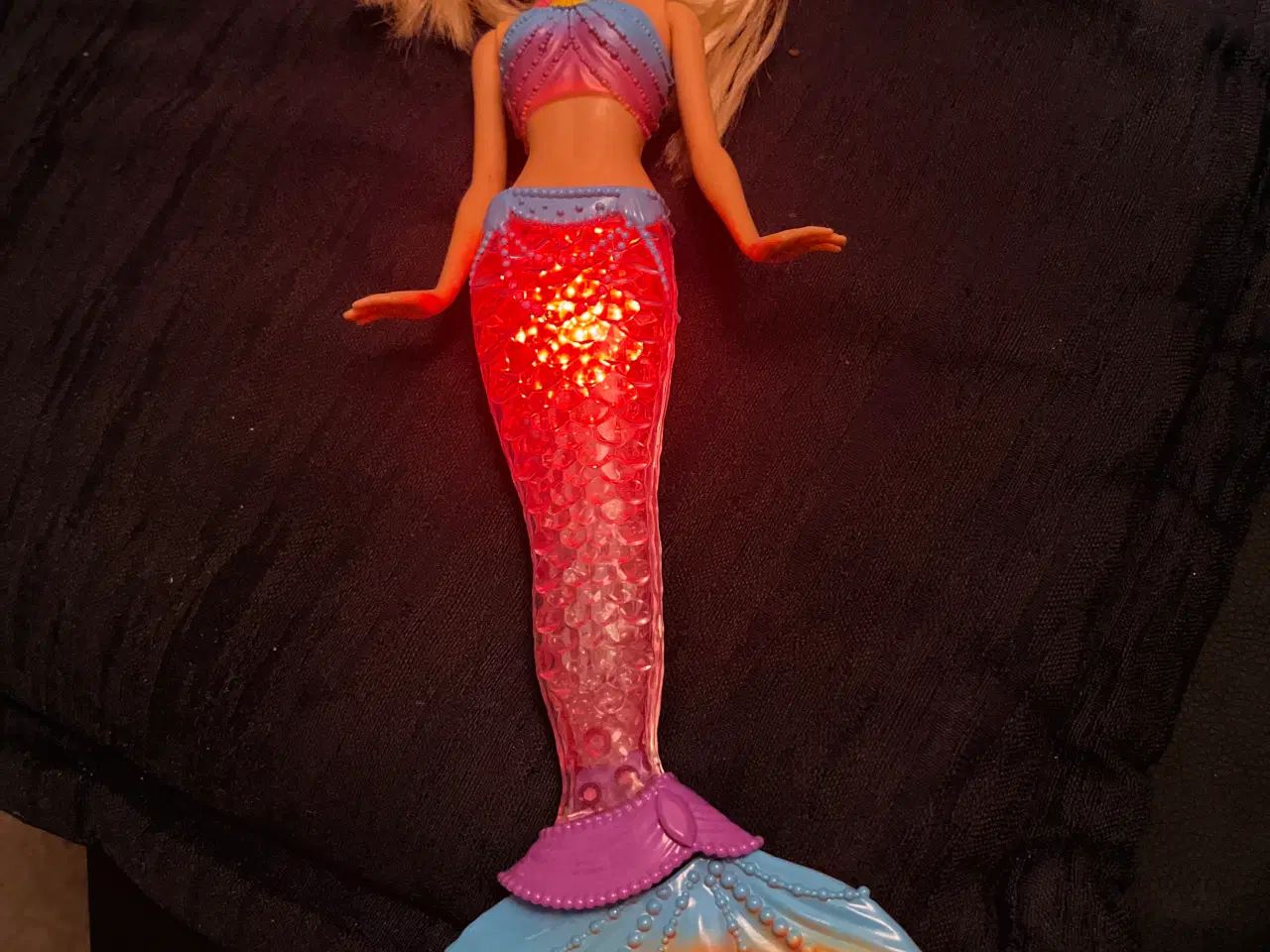 Billede 1 - Barbie havfrue med lys 