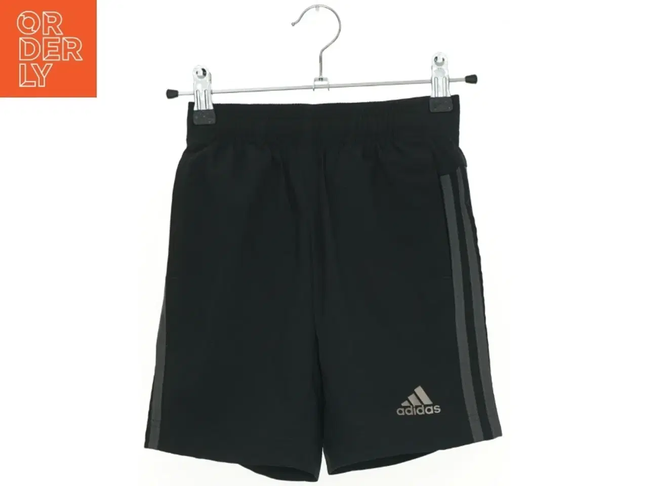 Billede 1 - Adidas shorts (str. 116 cm)