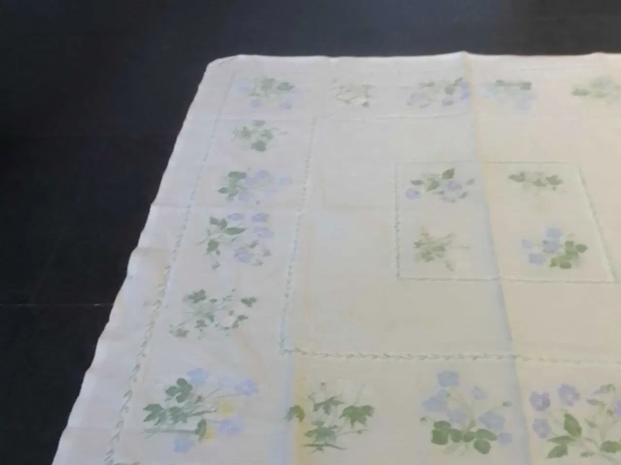 Billede 6 - Yndig dug med Flora Danica motiver