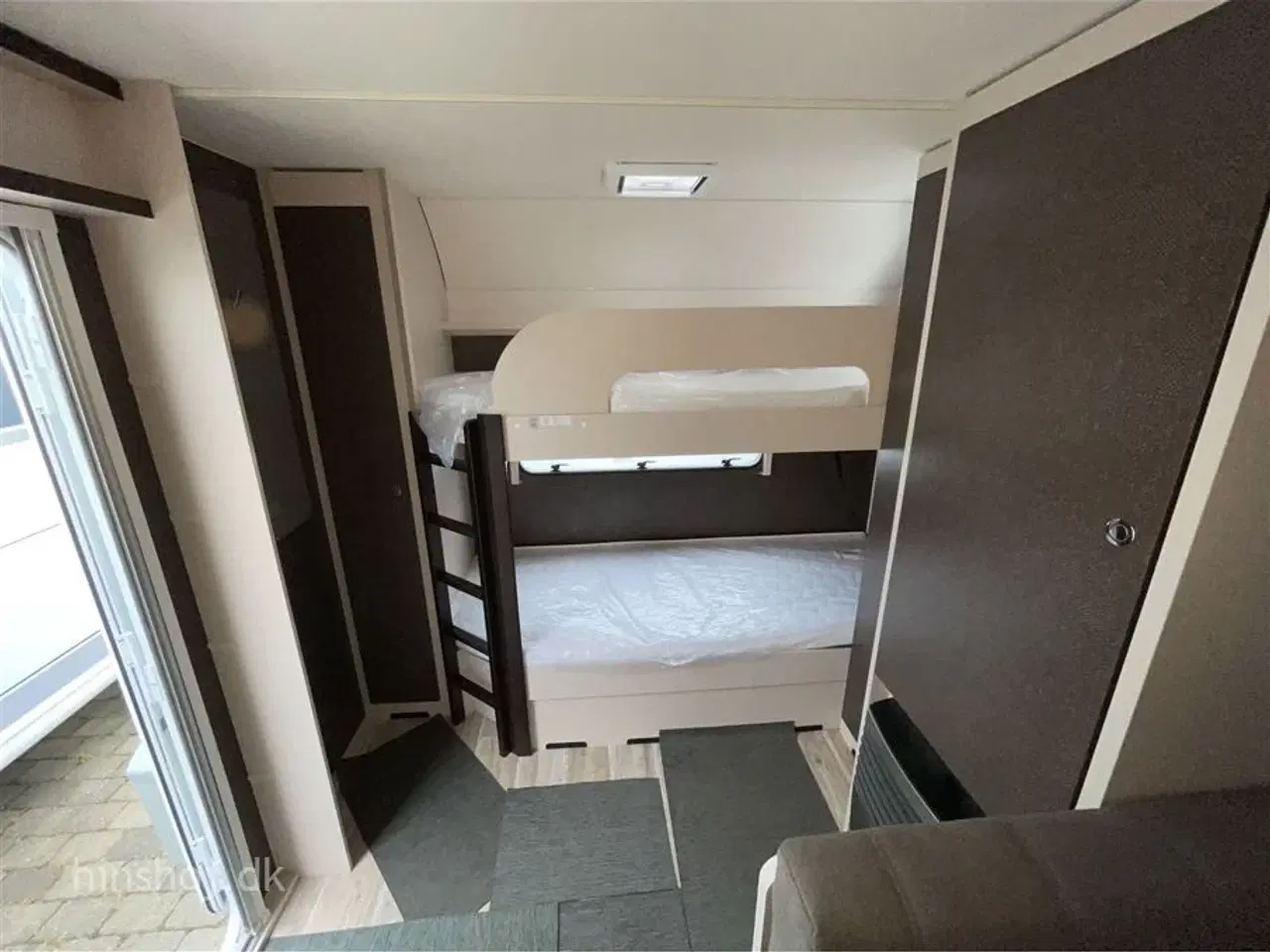 Billede 15 - 2023 - Dethleffs C´GO 565 FMK   Dejlig køjevogn med 2 køjer og dobbeltseng fra Hinshøj Caravan A/S