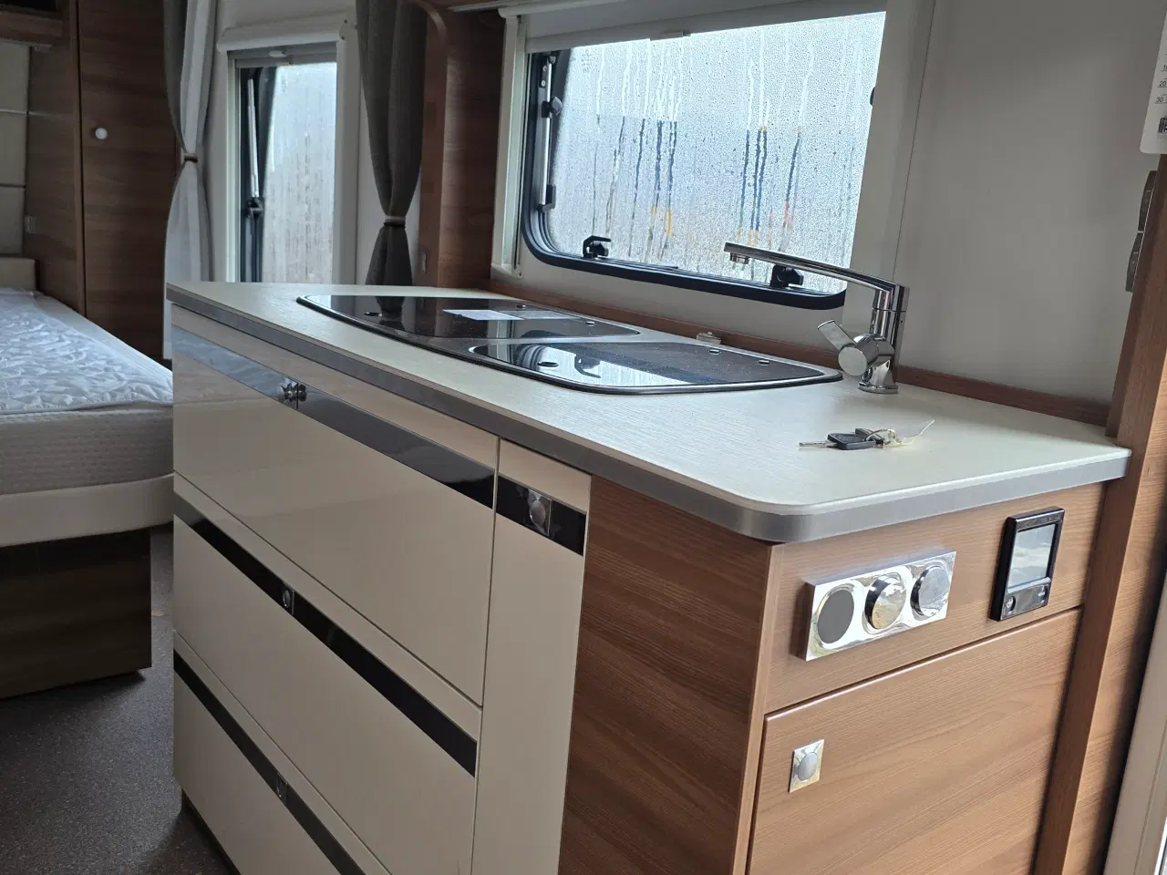 Billede 4 - Mega flot og dejlig campingvogn sælgess 