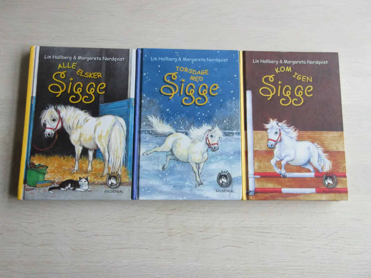 Billede 2 - "Sigge" bøger - om ponyen Sigge ;-)