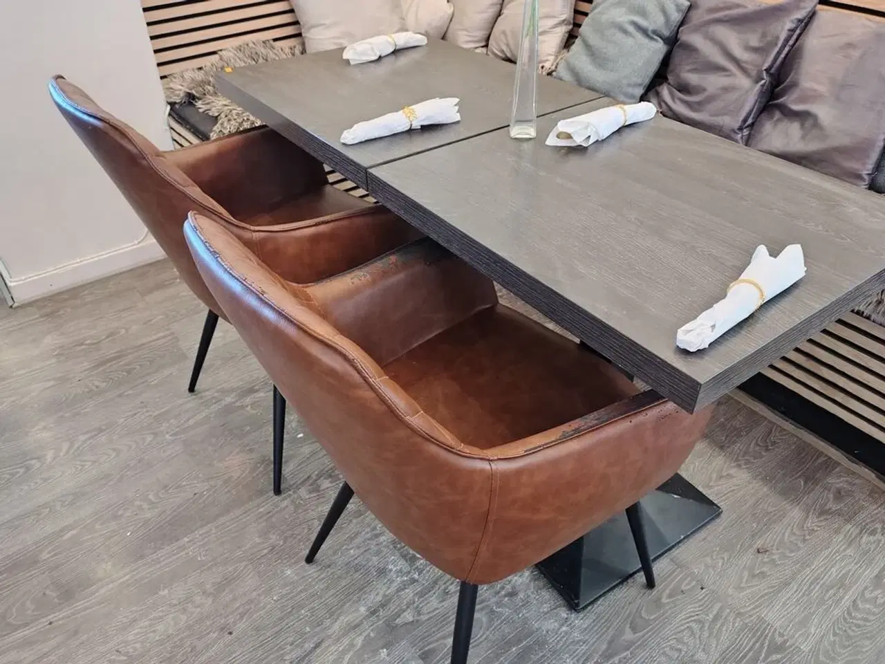 Billede 2 - To caféborde og to stole