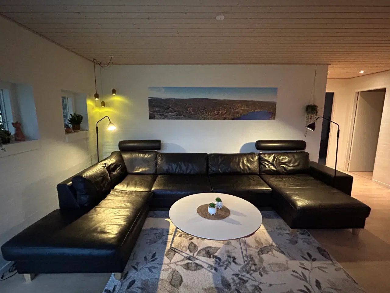 Billede 11 - Chaiselong hjørnesofa, Sort læder, Funktion design