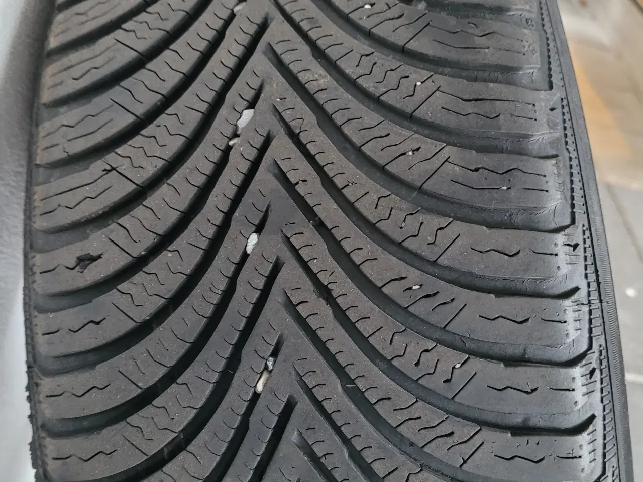 Billede 2 - 4 stk. alu fælge med Michelin Alpin5 vinterdæk