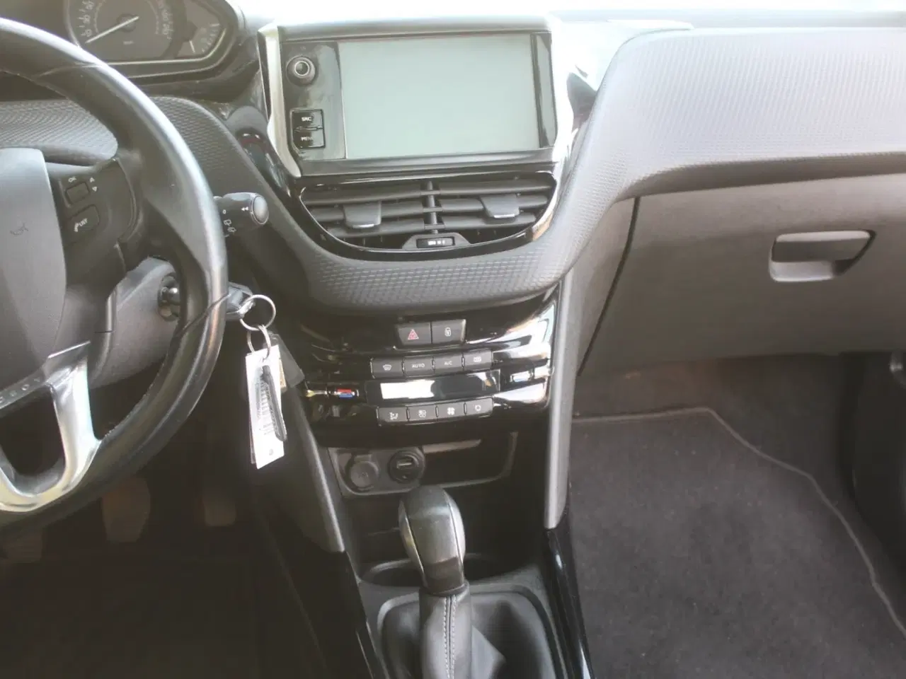 Billede 15 - Peugeot 2008 1,6 BlueHDi 100 Allure Sky