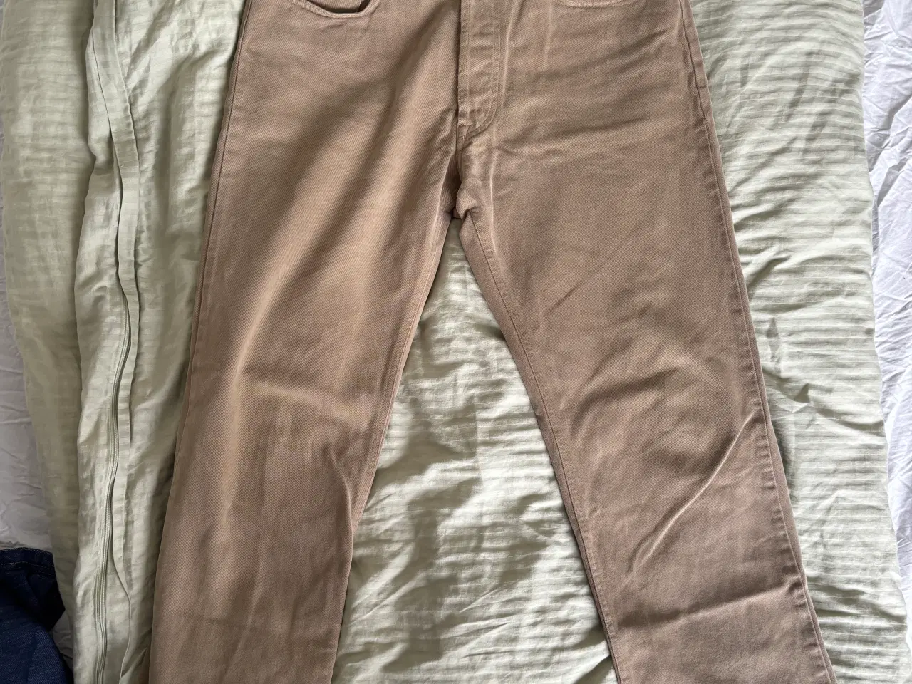 Billede 1 - Loose-fit Marlboro jeans i beige