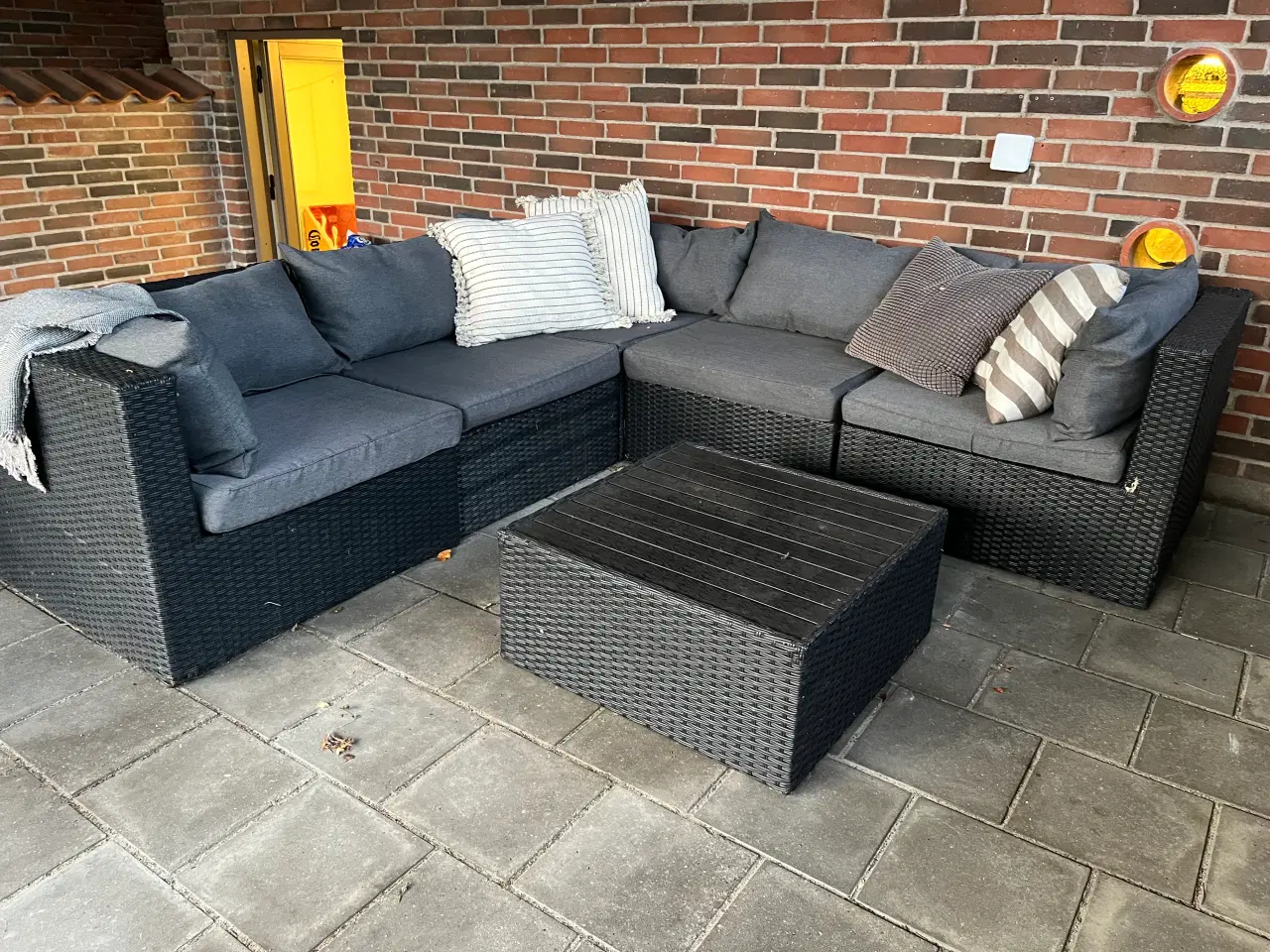 Billede 2 - Lounge hjørnesofa med bord