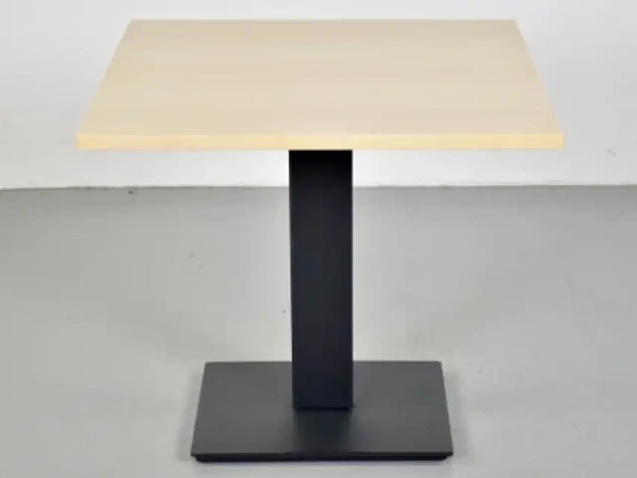 Billede 4 - Cafébord i birk med sort stel