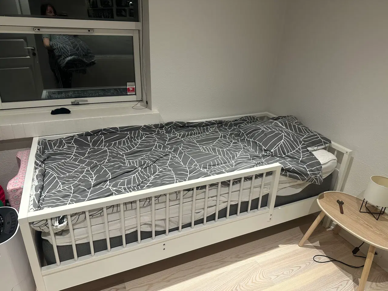 Billede 1 - Gilleleje sengeramme inkl. madras og topmadras