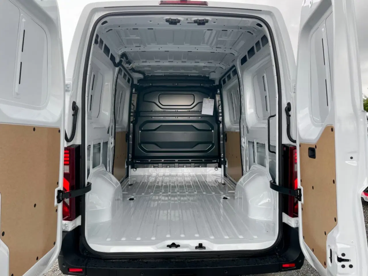 Billede 7 - Renault Master V T35 87 E-Tech L2H2 Kassevogn Tekno