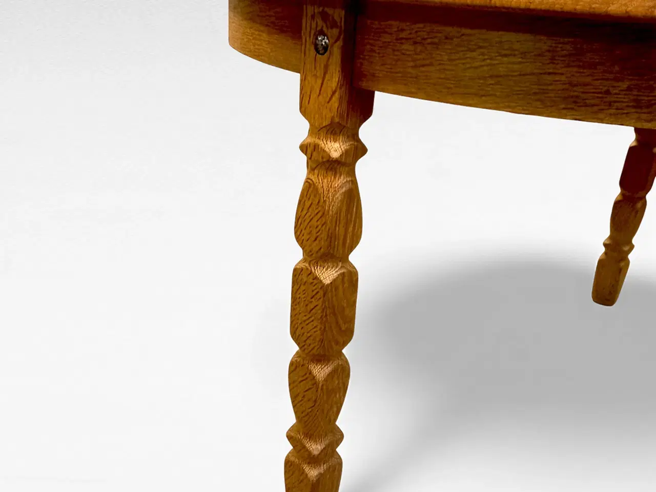 Billede 4 - Rundt spisebord i eg – Kærnulf stil