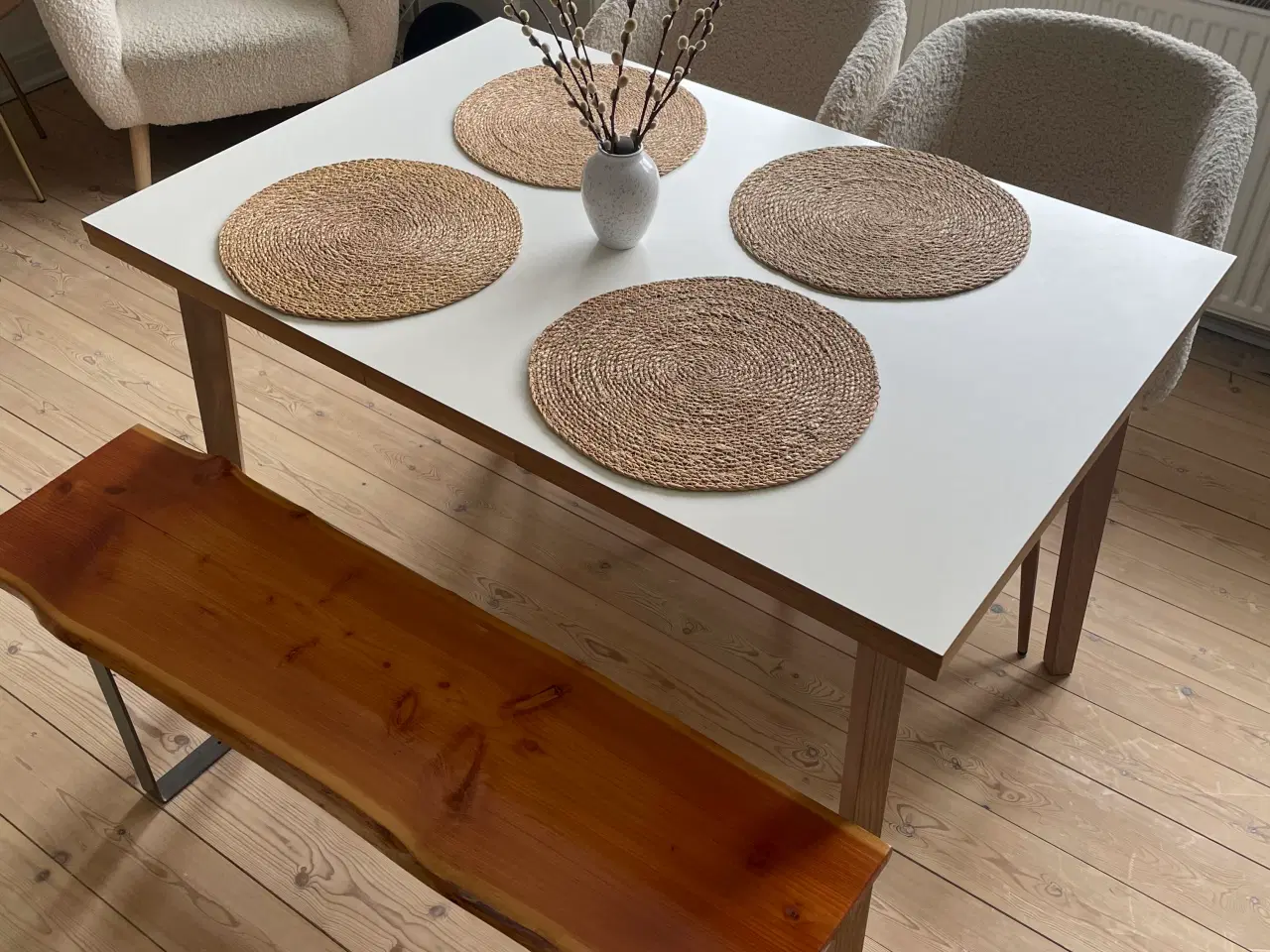 Billede 1 - Spisebord med udtræk