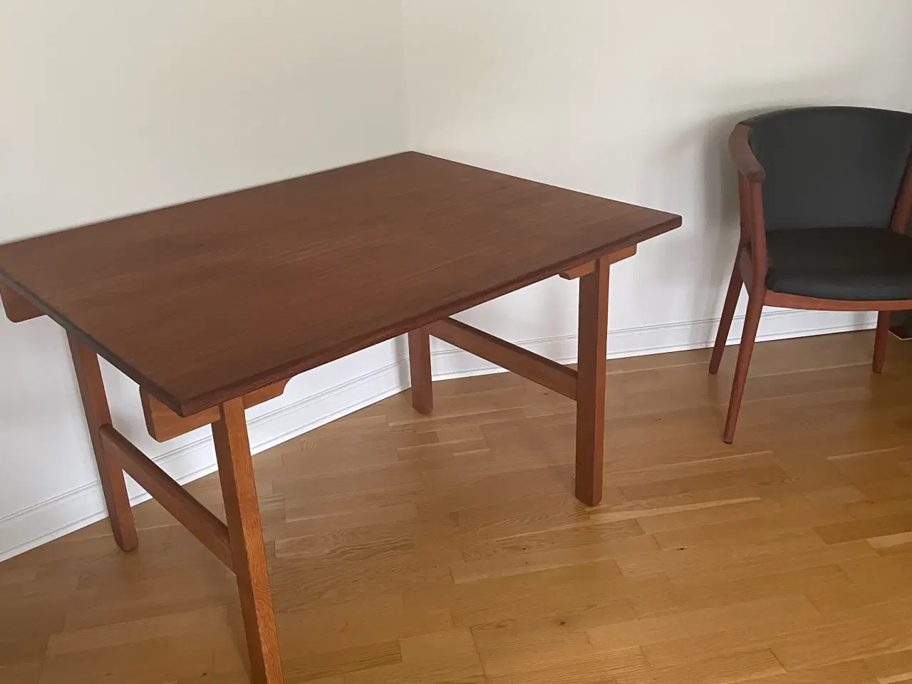 Billede 2 - Hans J. Wegner spisebord i teak og eg