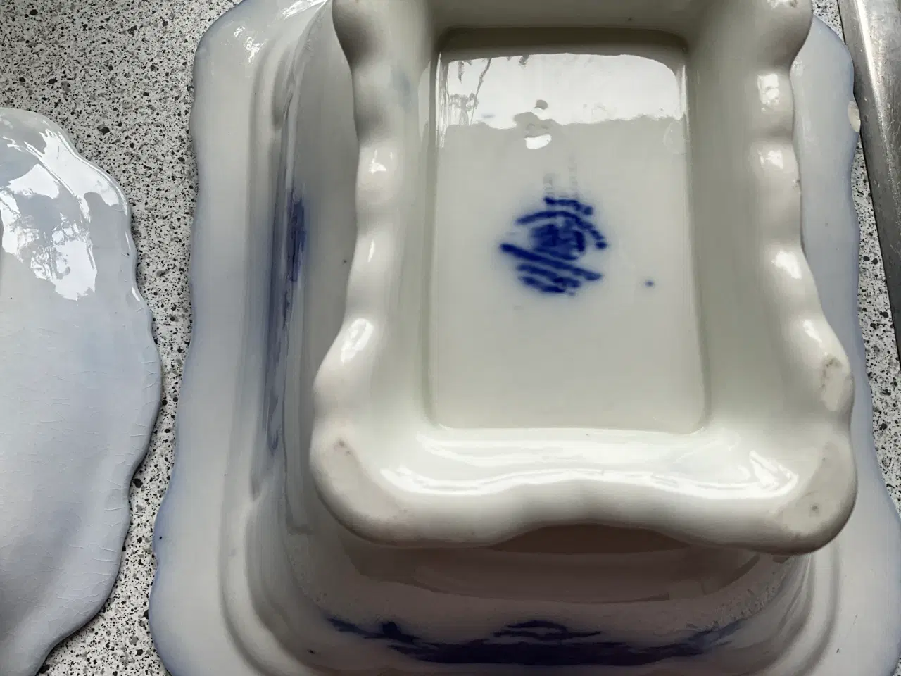 Billede 5 - Royal Wedgwood suppeterrin med underskål