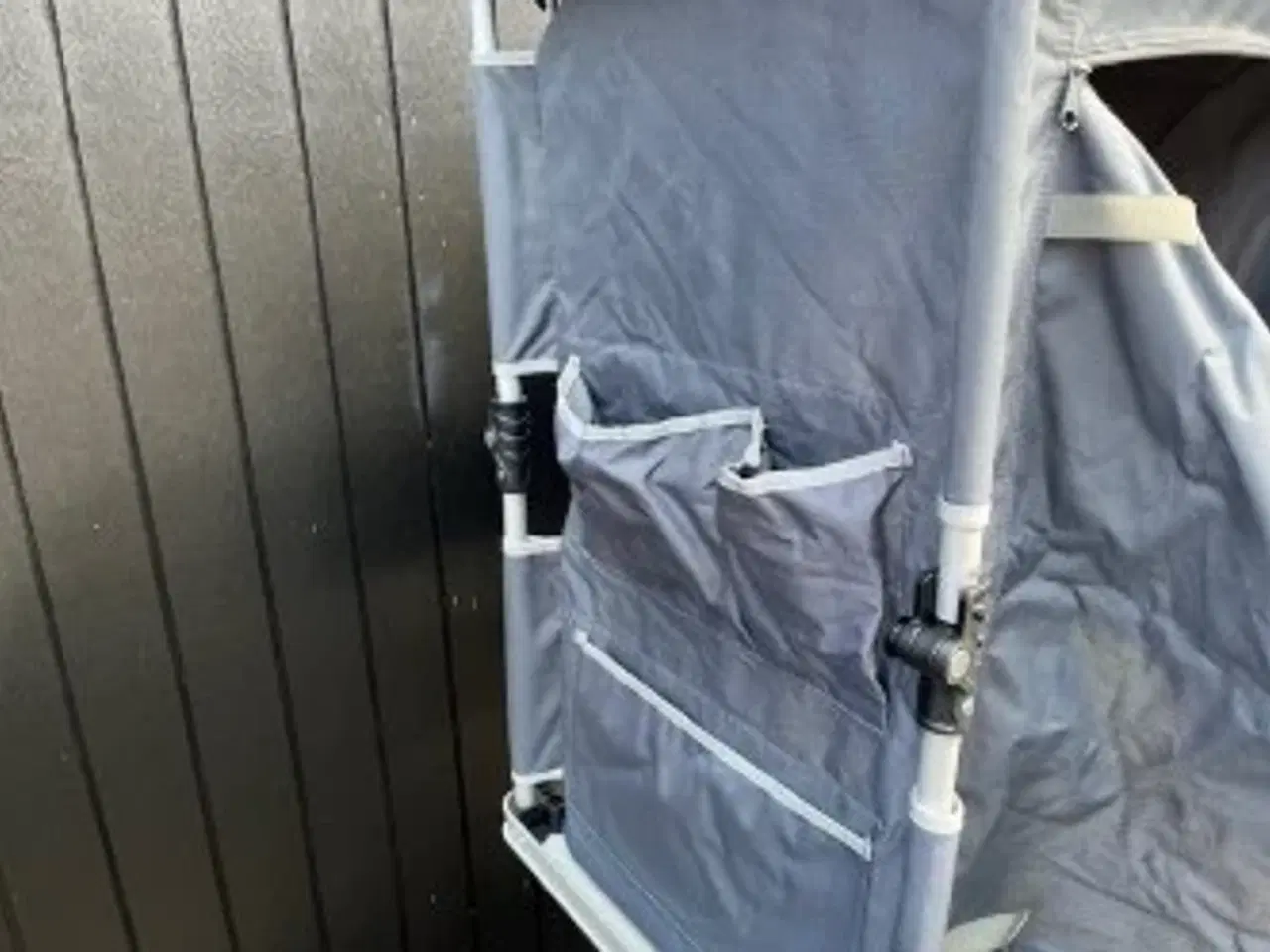 Billede 1 - Fint og praktisk campingskab