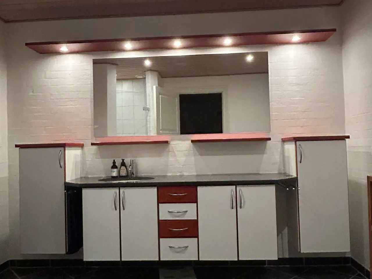 Billede 2 - Invita bad Europa Hvid/Kirsebær