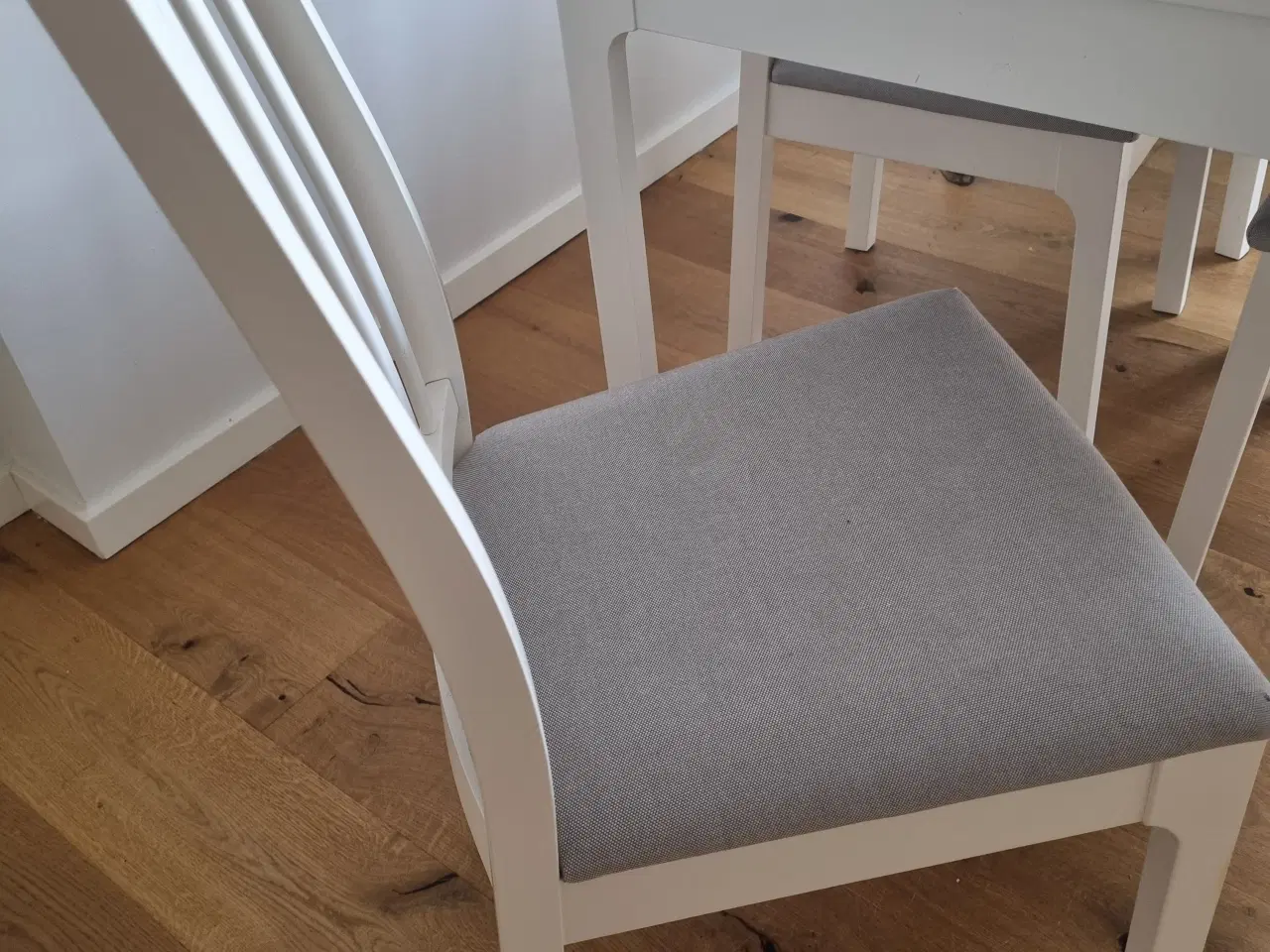 Billede 6 - Spisebordsæt med udtrækning 