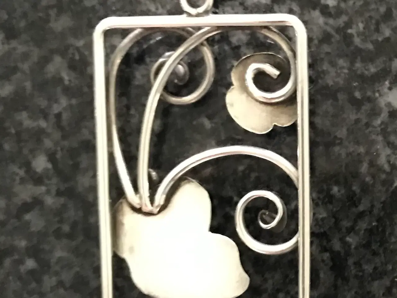 Billede 2 - Flot smykkevedhæng i sølv. 