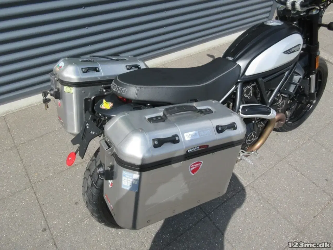 Billede 6 - Ducati Scrambler Icon Dark MC-SYD       BYTTER GERNE