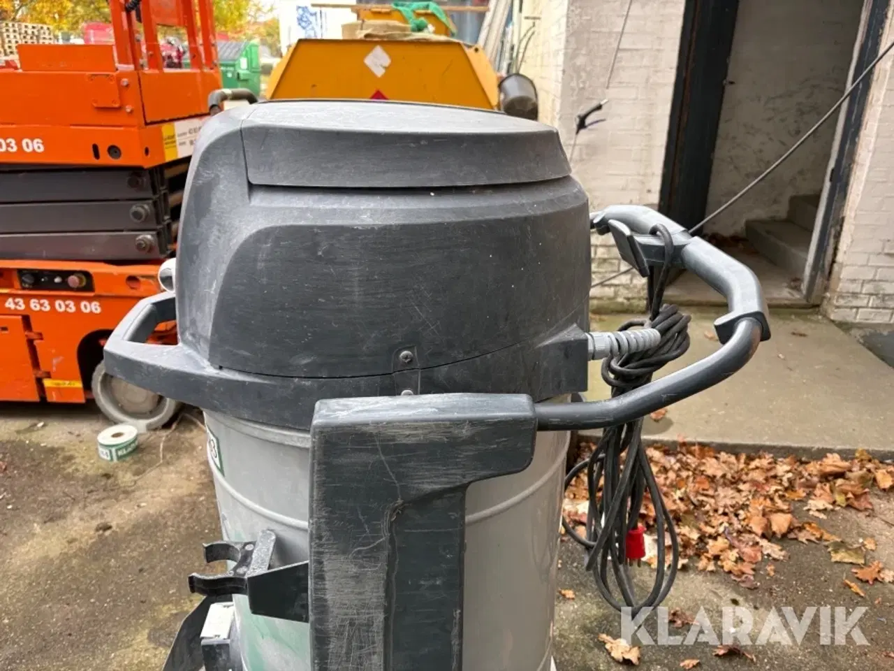 Billede 8 - Industristøvsuger Nilfisk S2 L