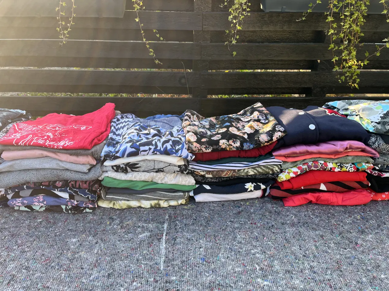 Billede 1 - Kæmpe tøjpakke primært L/XL/XXL over 125 dele