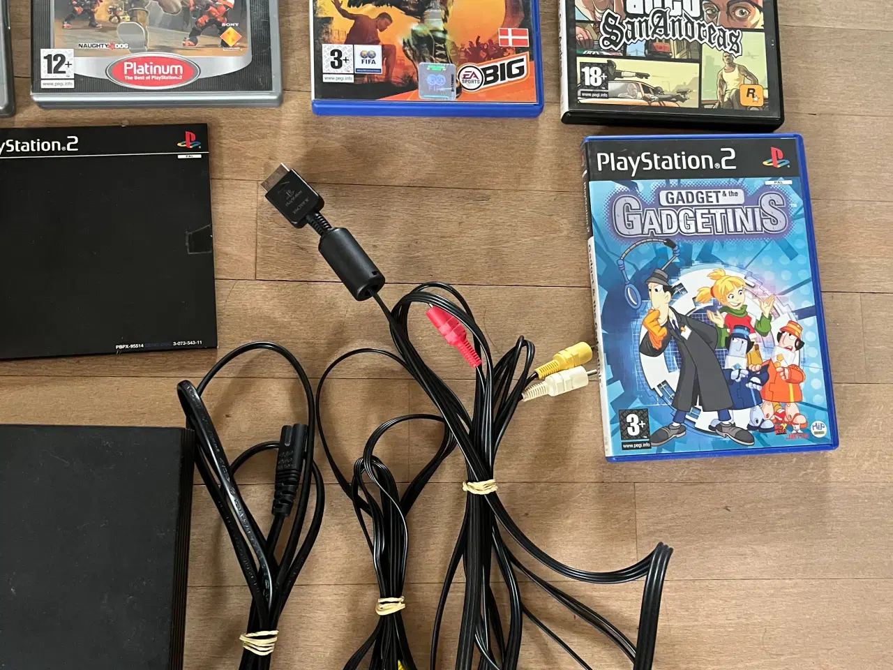 Billede 4 - Playstation 2 Fat, m. 2 Controllere og 12 Spil