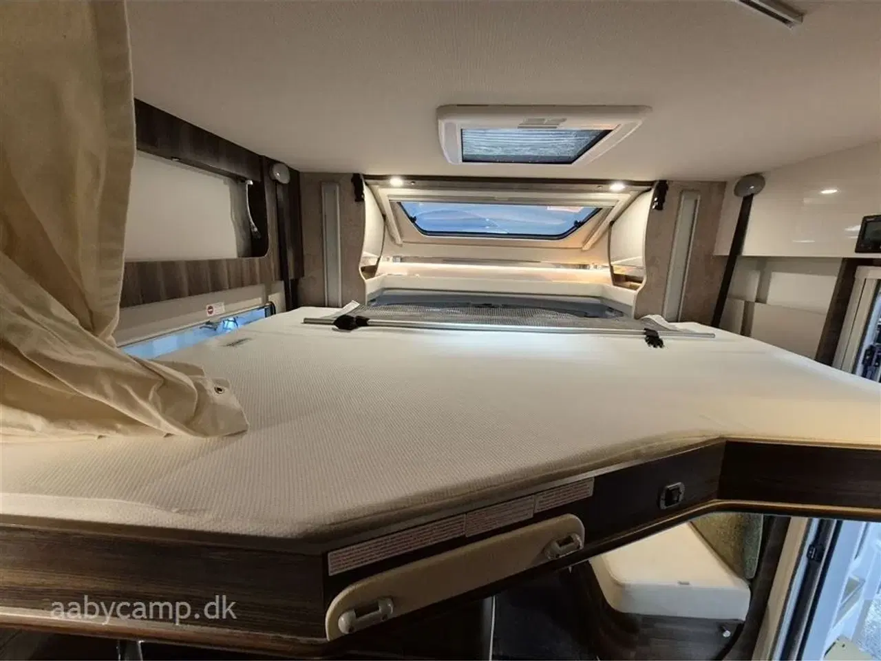 Billede 10 - 2022 - Laika Ecovip 3019 Automatgear. Solceller. 200Ah lithium batteri. 2000W inverter. A/C. udvendigt gas og bruseudtag. Markise. Plisse i front og side ruder. Anntex topmadras undervognsbehandlet. kan vejes op til 3650 Kg.