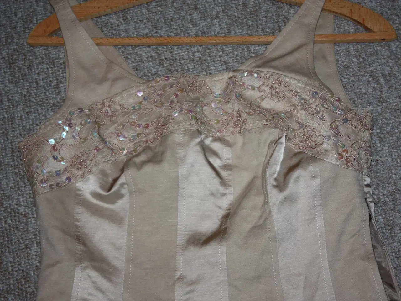 Billede 3 - Fin Creton top med perleapplikationer str. 36