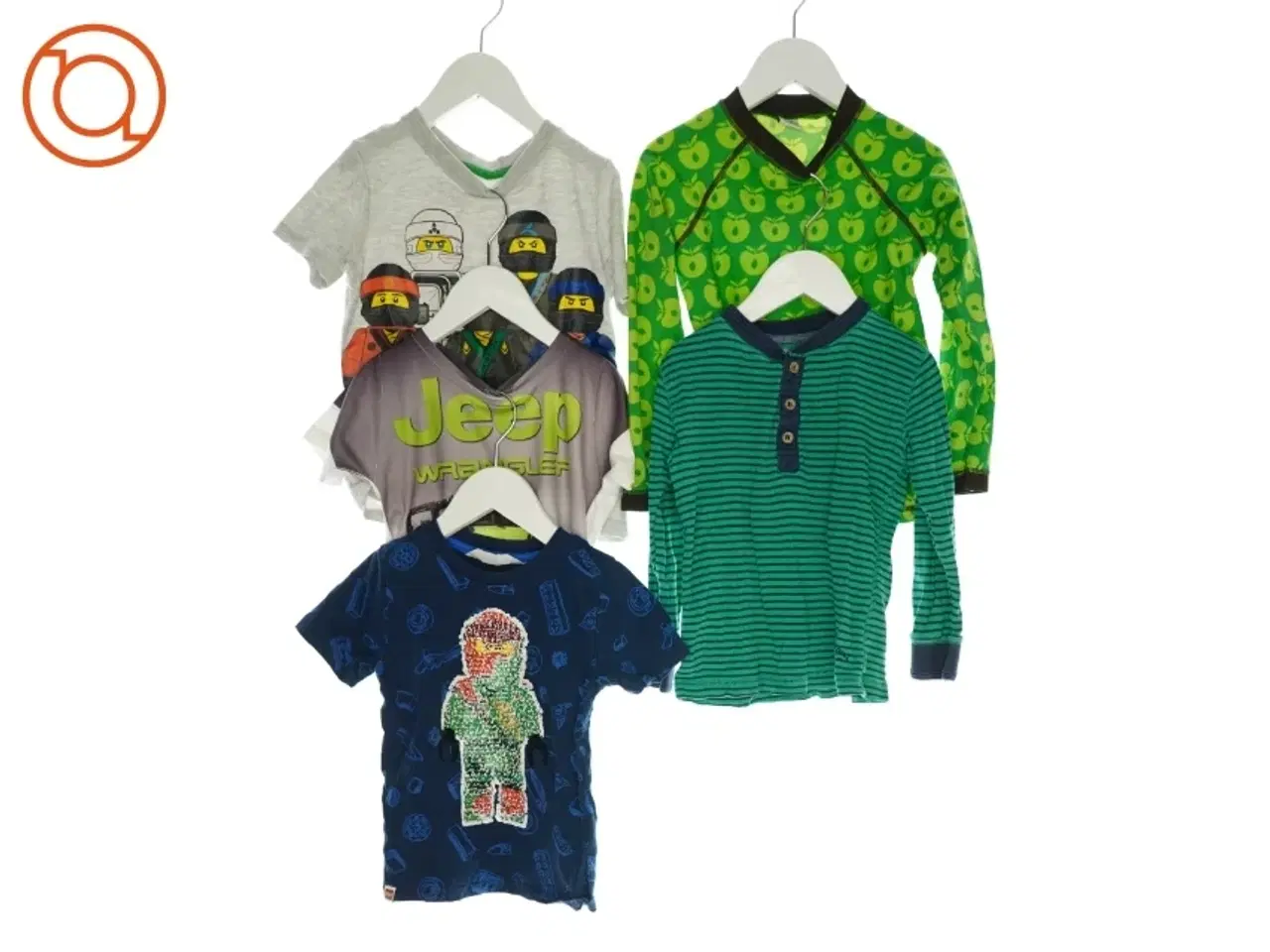 Billede 1 - 3 t-shirts og 2 bluser (Str. 98/104)