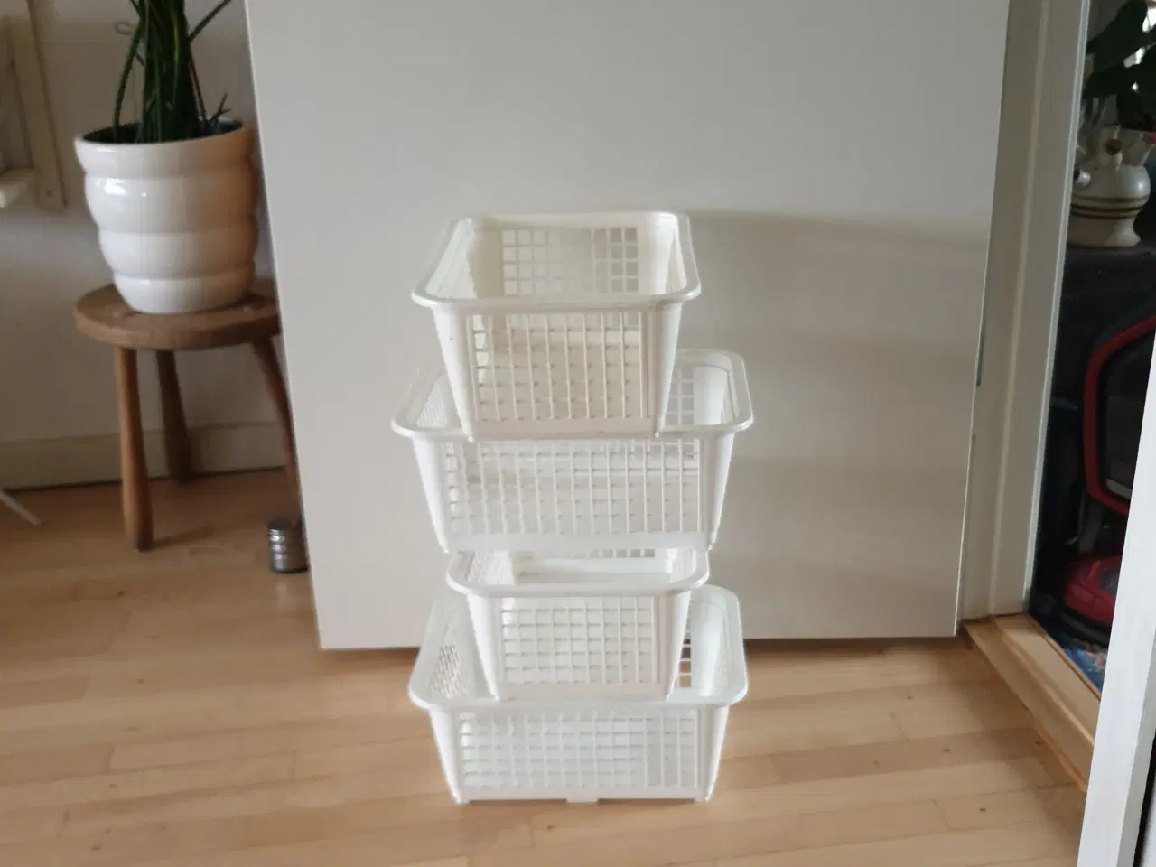 Billede 1 - Trådkurve 1stk5kr 4stk10kr