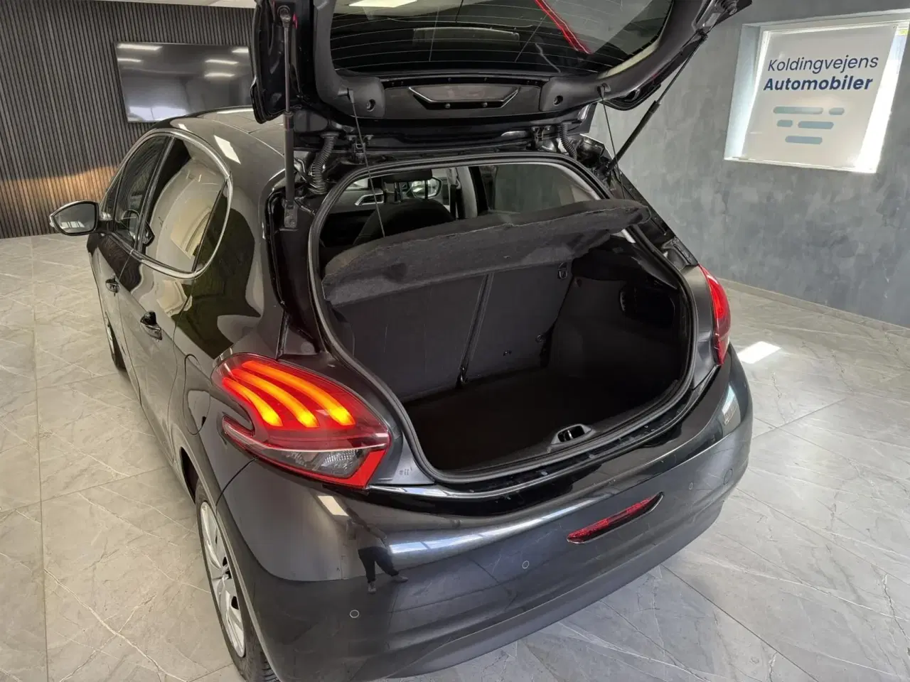 Billede 5 - Peugeot 208 1,6 BlueHDi Edition Plus 100HK 5d