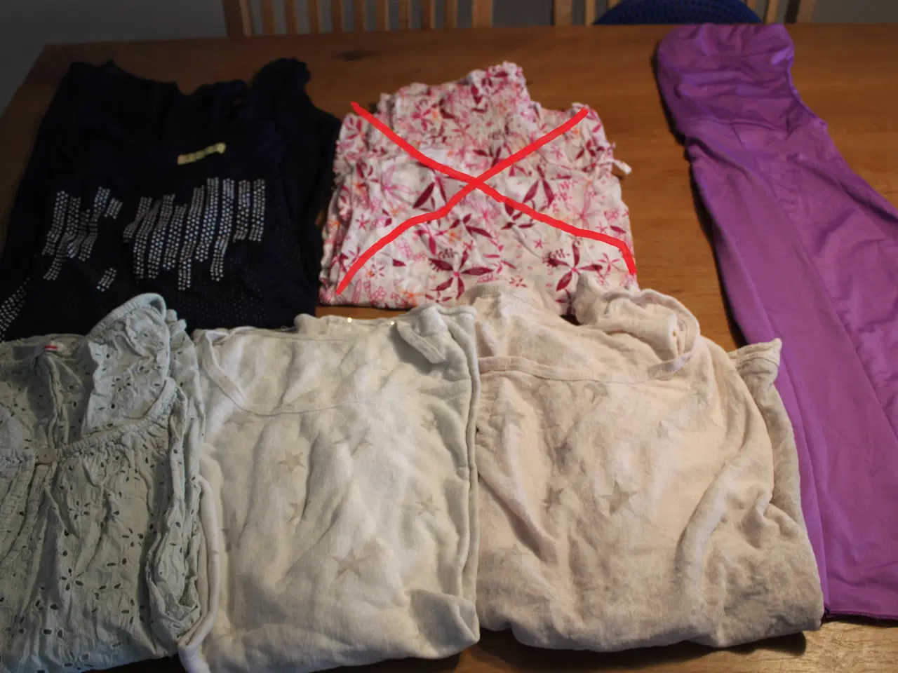 Billede 1 - T-shirts, nederdel/kjole, Ukendt, str. L/XL