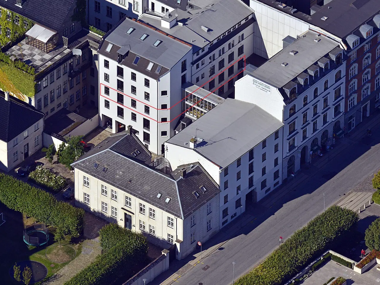 Billede 14 - Byens Bedste Baghus med rigtig kongelig nabo