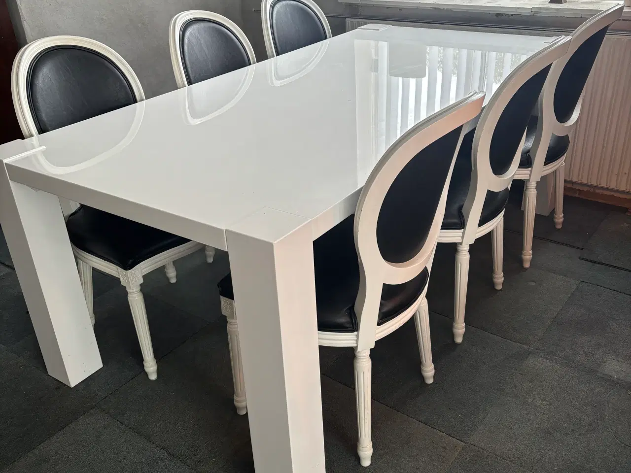 Billede 3 - Spisebord med 6 stole