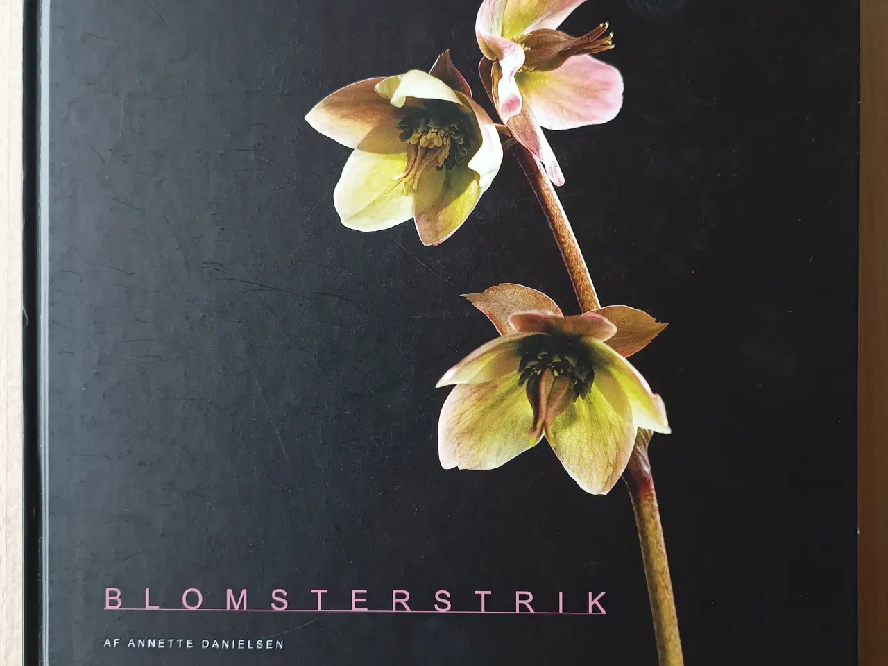 Billede 1 - Blomsterstrik: Annette Danielsen