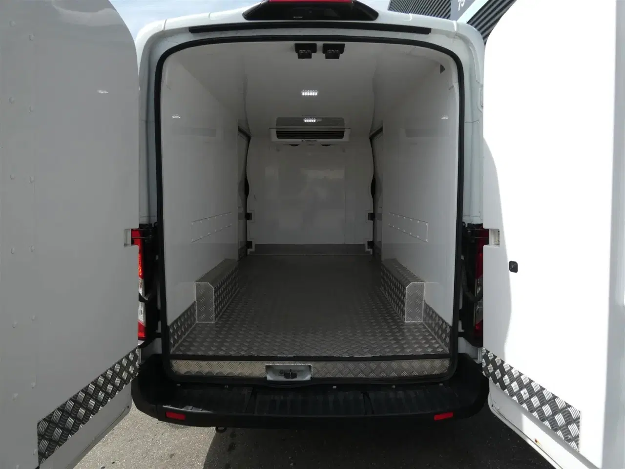 Billede 7 - Ford Transit 350 L3H2 2,0 TDCi KØLE- FRYSEBIL 170HK Van Aut.