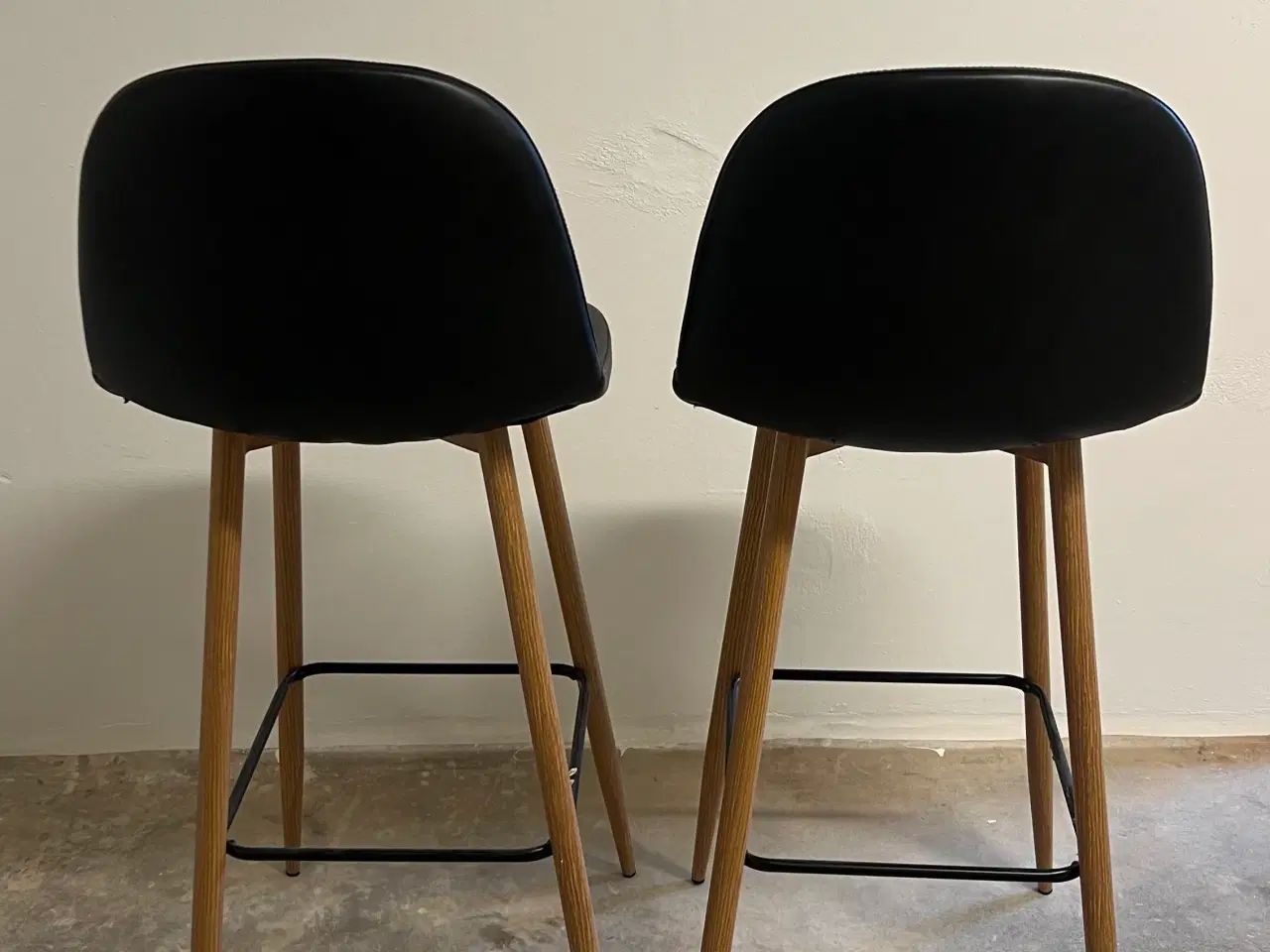 Billede 5 - Bar stole + bord