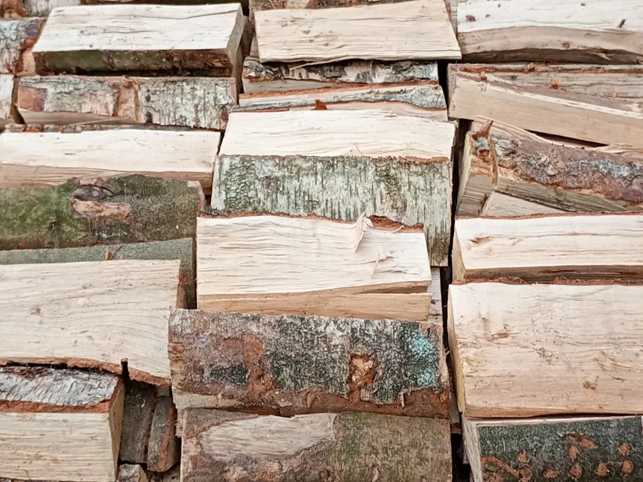 Billede 5 - Brænde klar til fyring 