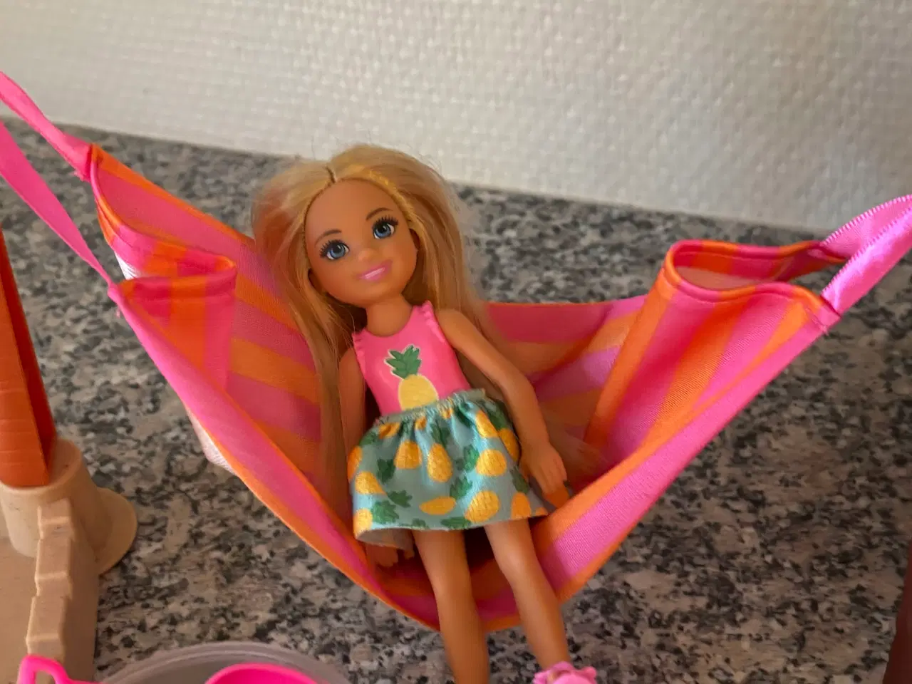 Billede 6 - Barbie strandleg med dukke, hængekøje og strandhus