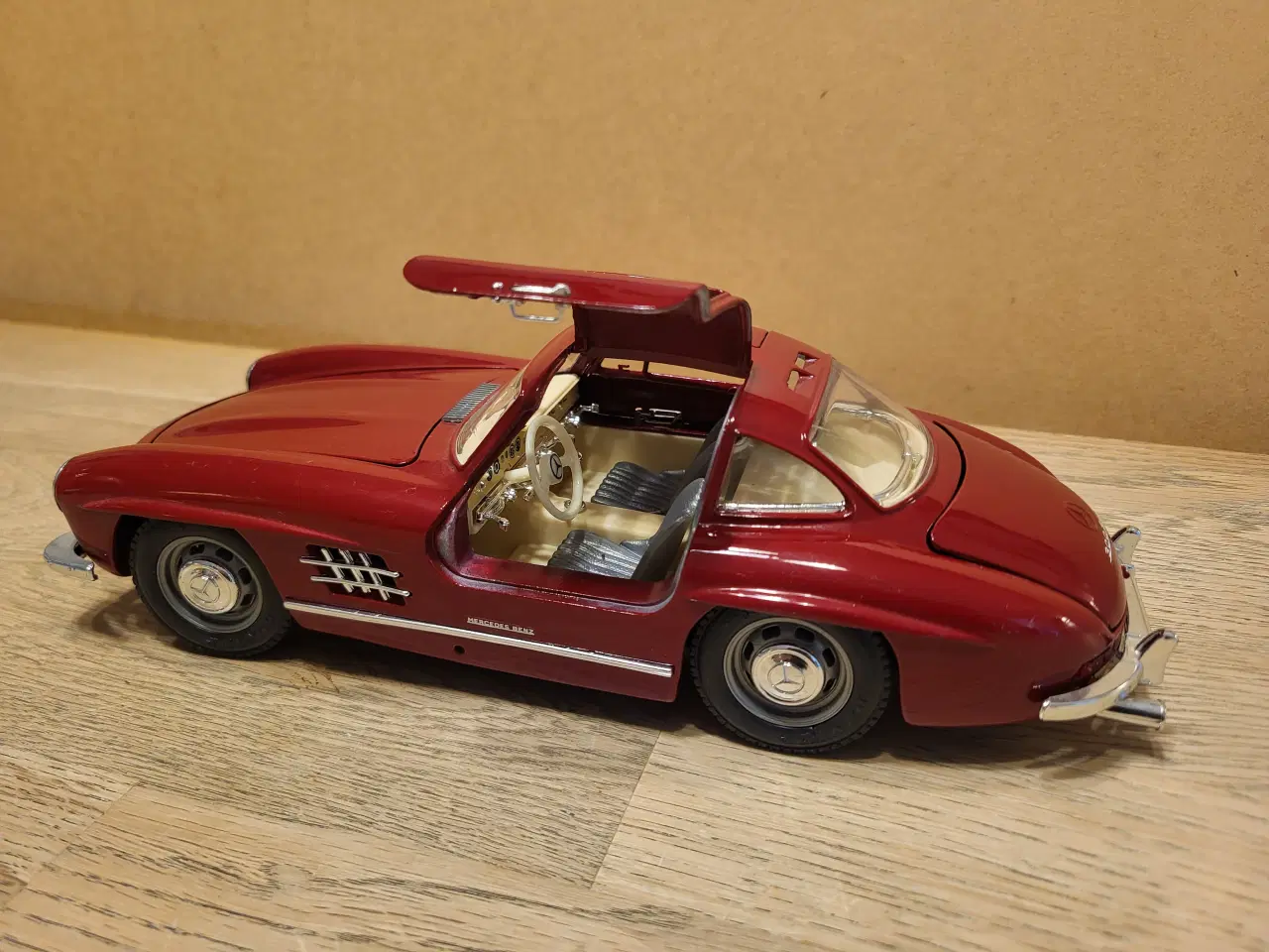 Billede 7 - Modelbiler 3 stk. 500 kr. 1:18