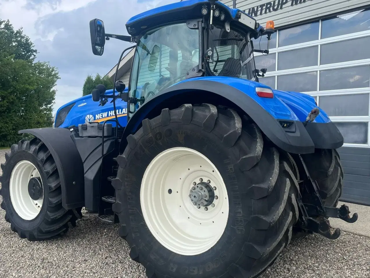 Billede 3 - New Holland T7.315 HD med frontlift og front PTO, samt NYE 650mm fordæk og store 900mm hjul.